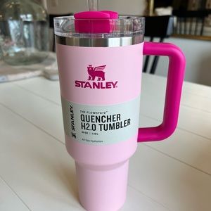 Flamingo pink Stanley tumbler (40 oz.)
